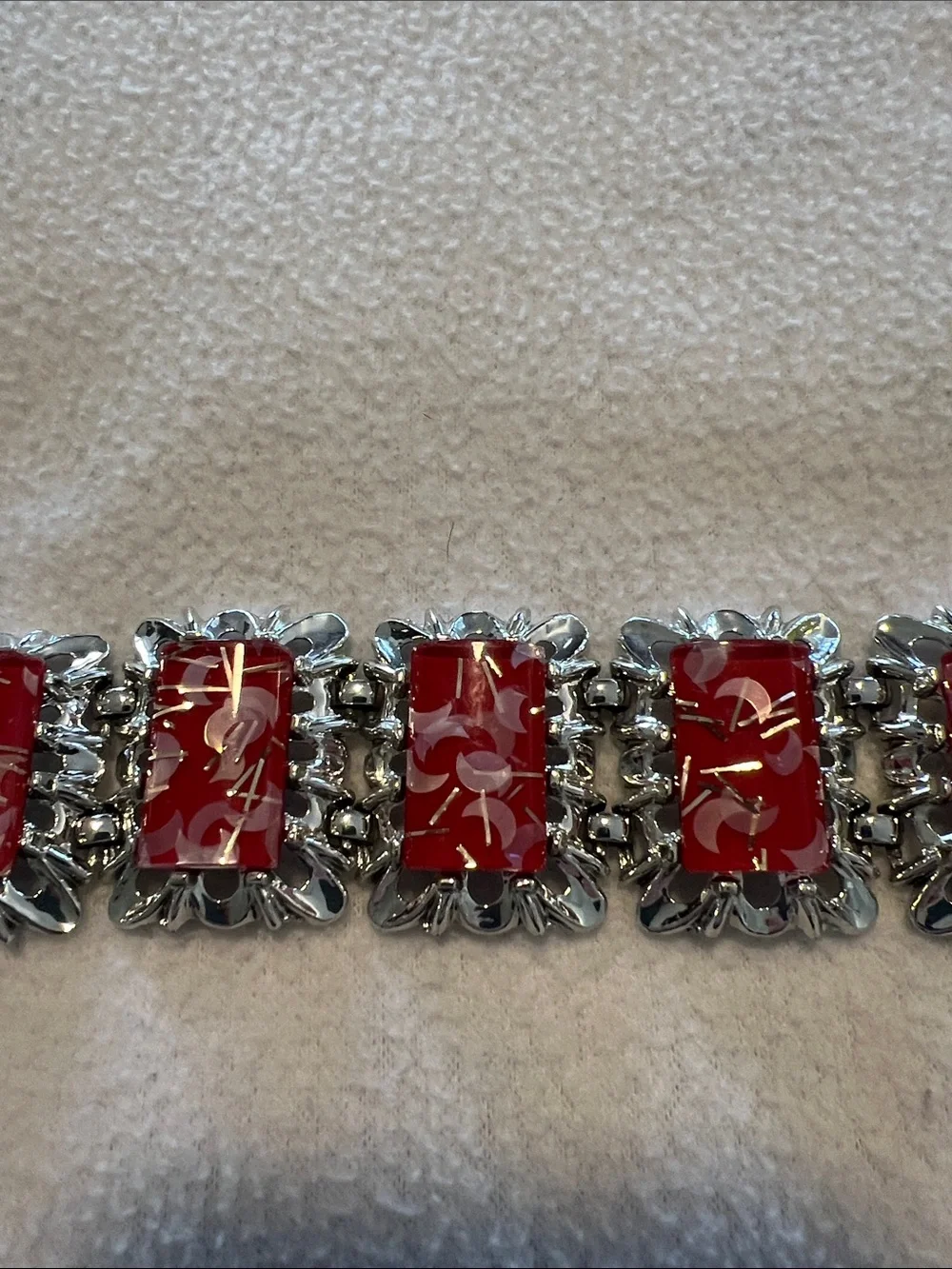 Gorgeous Red and Silver Statement Bracelet - Picture 4 of 13